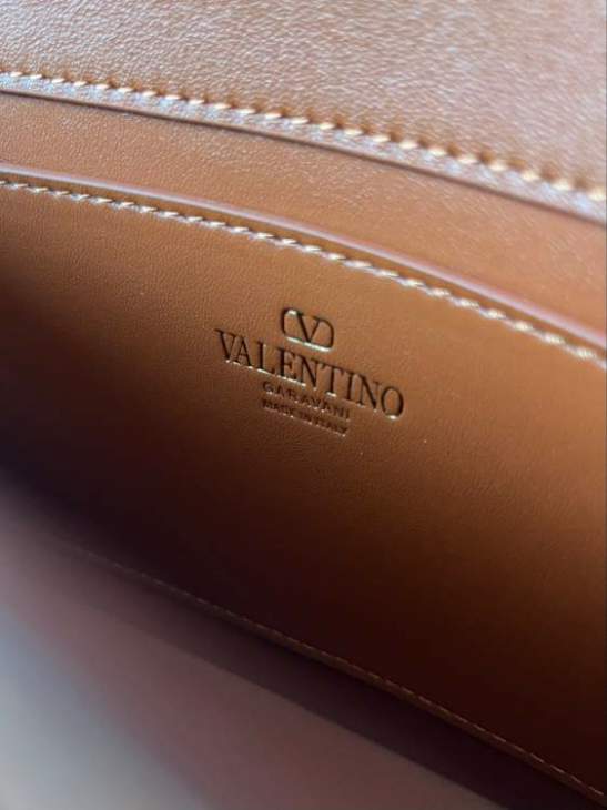 Picture of Valentino Handbags _SKUfw201144189fw